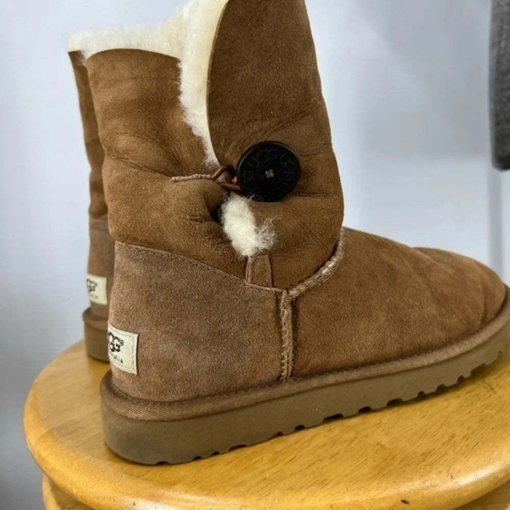 UGGs classic short rollover suede Sherpa lined boot-in chestnut 8